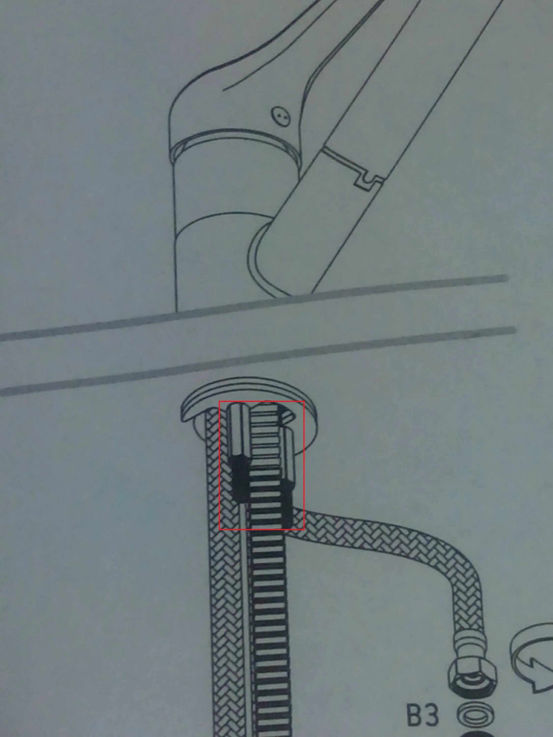 Смеситель снизу. Крепеж кухонного смесителя. Крепёж кухонного смесителя к раковине. Крепление крана к раковине на кухне. Крепление кухонного крана к мойке.
