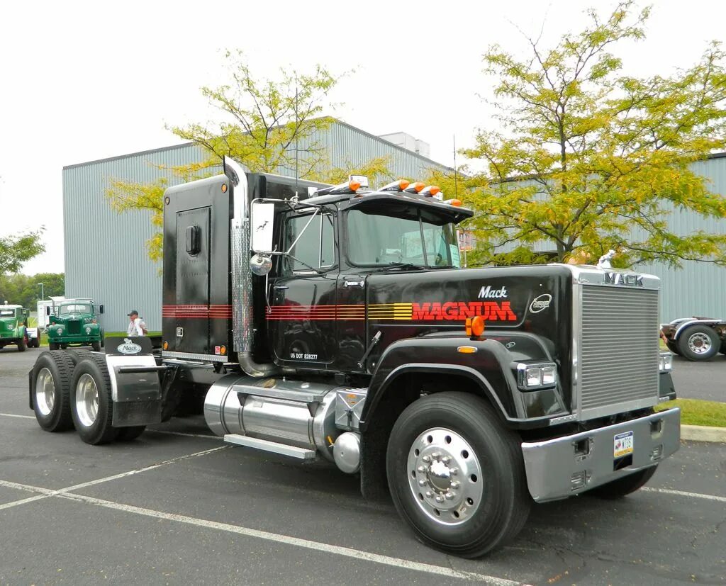 Mack отзывы. Грузовики mack superliner. mack 1985. тягач mack superliner. mack magnum.
