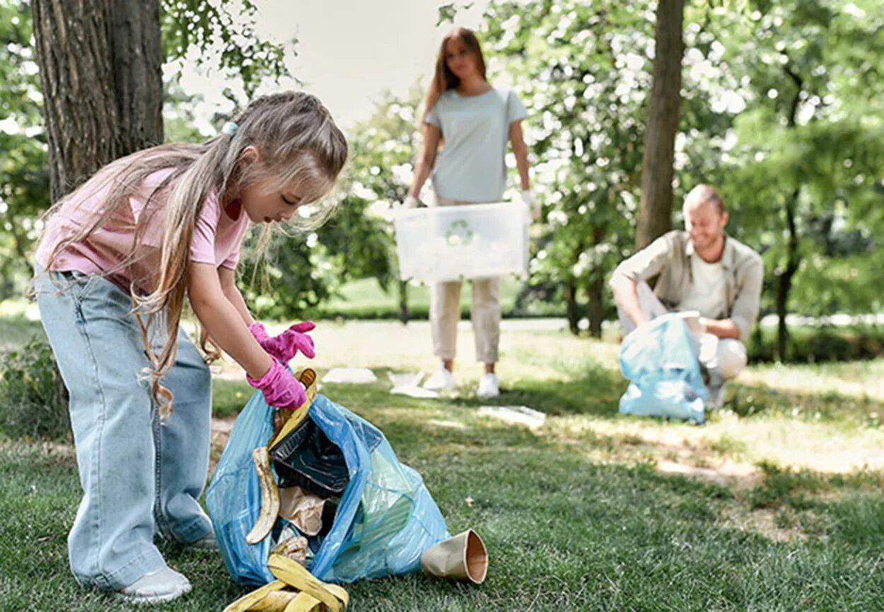 Mavrida family eco. Эко семья конкурс. ЭКОСЕМЬЯ фото. Фото эко семья. Конкурс на тему эко семья.