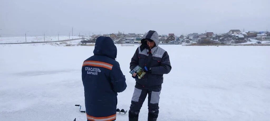 Акция безопасный лед 2021. Рыбалка вблизи Барнаула зимой.