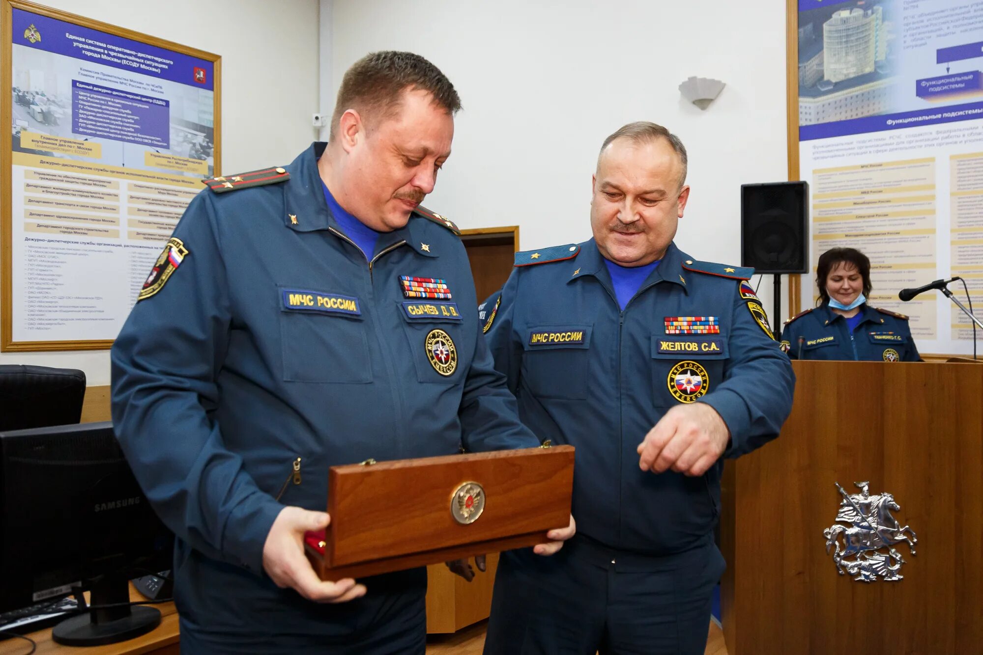 Спасатели награждены. Гречушкин мчс заместитель министра. День спасателя. Мусатов в а мчс россии. Награда спасателям.