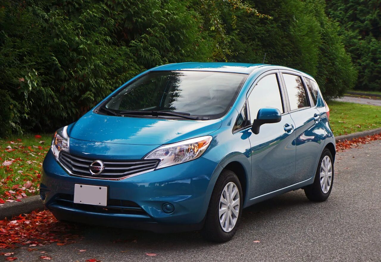 Ниссан е ноут. Nissan Versa 2014. Nissan Note 2014. Nissan Versa Note. Nissan Versa 2021.