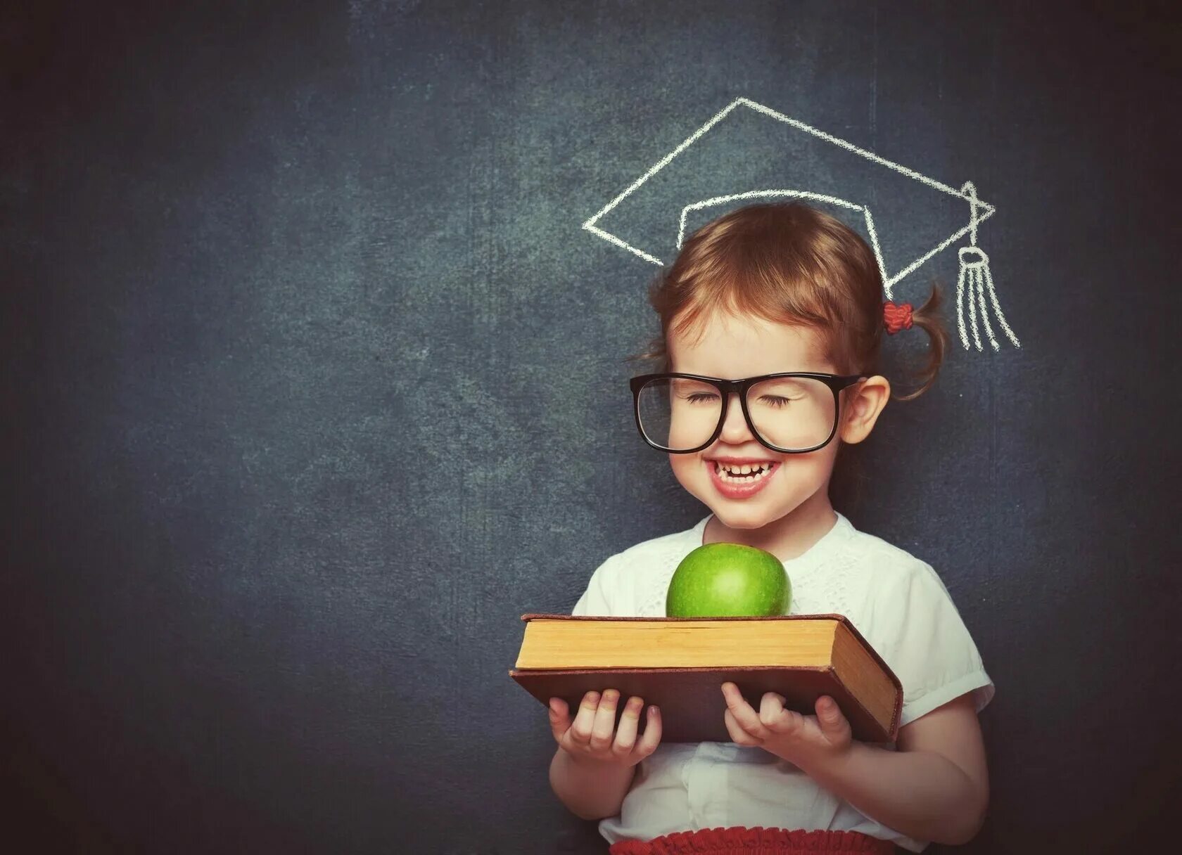 Интеллект 1 класс. Задумчивый ученик. Ломоносовская школа 1 класс. Кружок основы искусственного интеллект для школьников. Школьник математика.