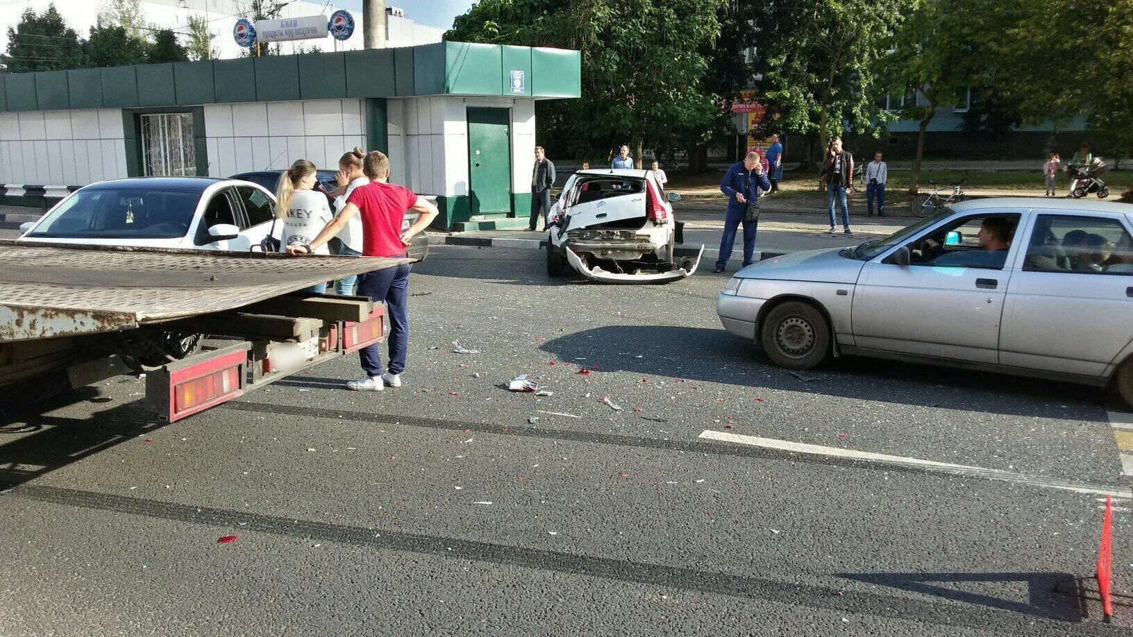 ДТП на бульваре Победы Воронеж. Авария Воронеж бульвар Победы. Авария на бульваре Победы в Воронеже сегодня.