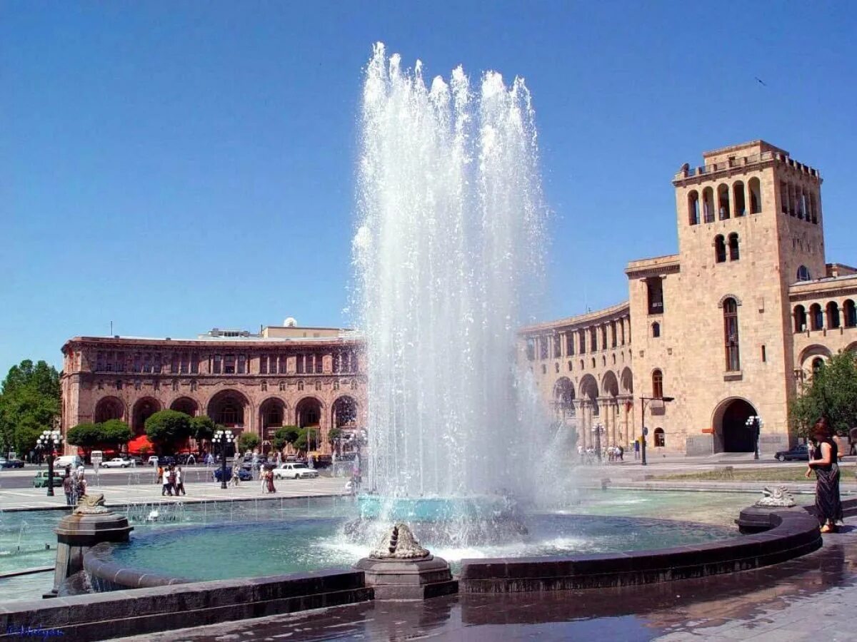 Столица Армении Ереван. Армения Ереван достопримечательности. Ереван столица Армении достопримечательности. Ереван центр города.