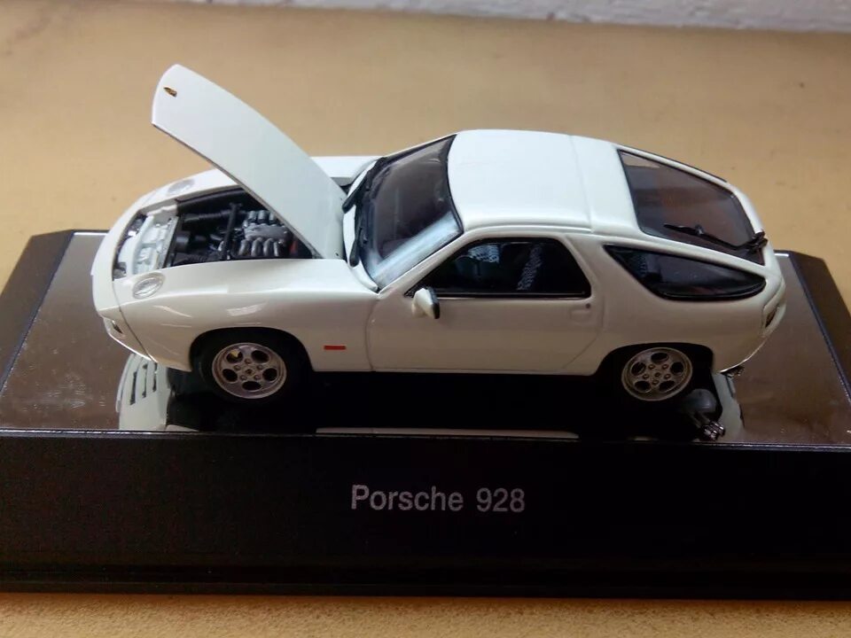 Сайт модель 1 43. AUTOART 1/43. Порше 928 1/43. Porsche 928 1/87. AUTOART Millennium 1:43.