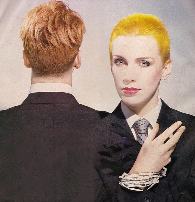 Annie lennox в молодости. Юритмикс свит дримс. Энни леннокс 1982. Энни леннокс свит дримс. Энни ленокс юритмикс.