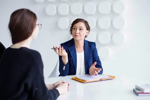 Психолог выступает в роли