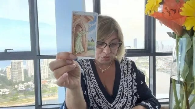 Таролог анжела перл. Колоды анжелы перл. Анжела перл. Angela pearl. Анжела перл астролог.