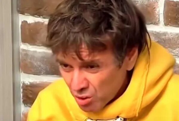 Певец Губин признался, что испытывает чувства к девушке, с которой знаком три го