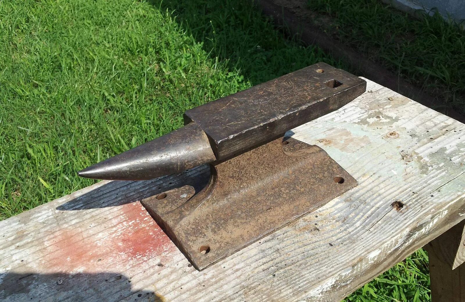 Наковальня из рельсы р50. Наковальня из рельса. Наковальня из рельсы. Наковальня кузнечная из рельса. Наковальня из рельса своими.