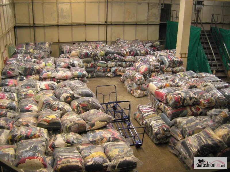 Опт из европы. Опт из европы. Склад секонд хенда. Сток из европы без посредников премиа. Оптовый склад секонд хенд.