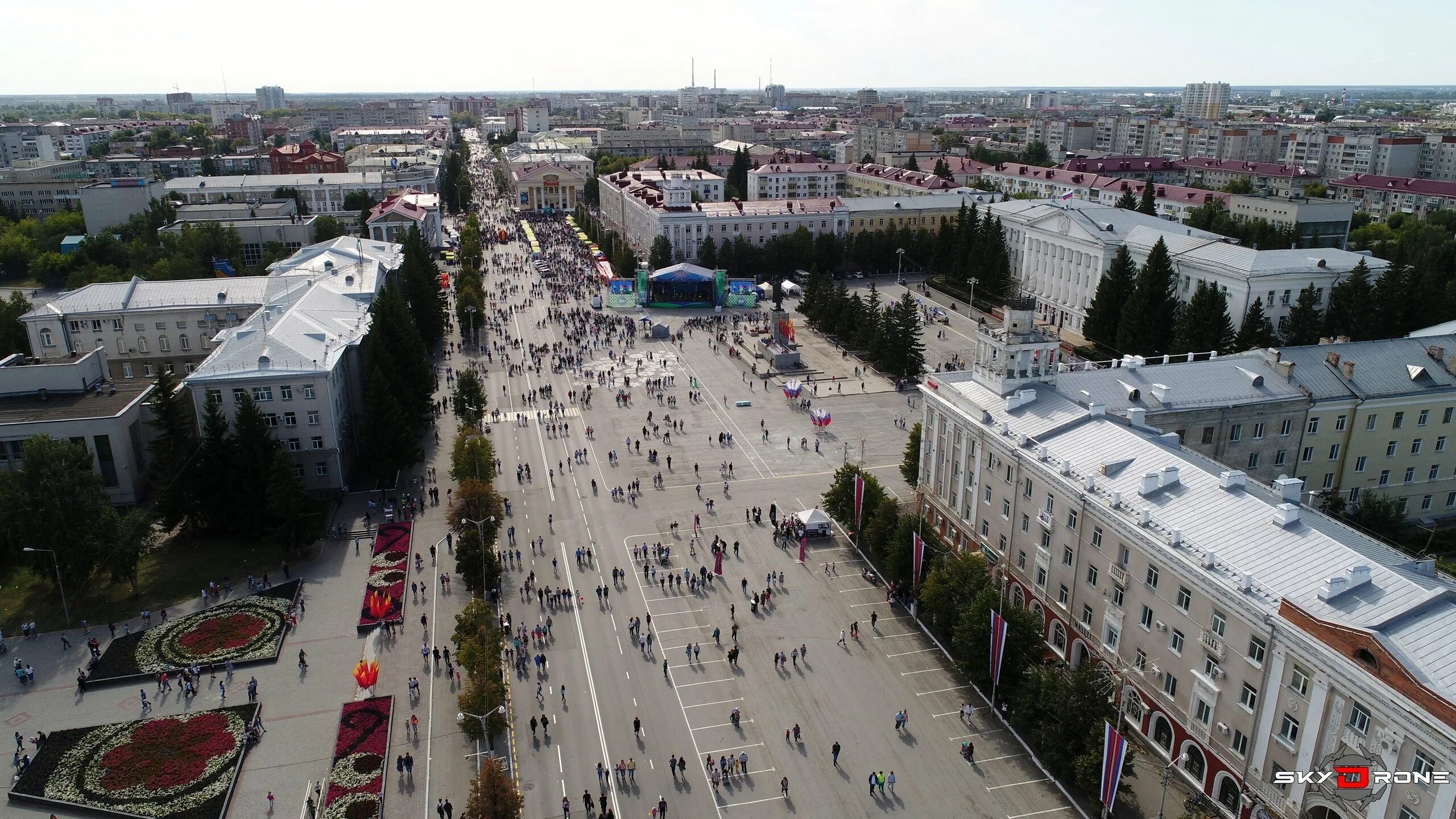 Омода курган. Площадь города кургана. центральная площадь курган. курган центр города. площадь ленина курган.