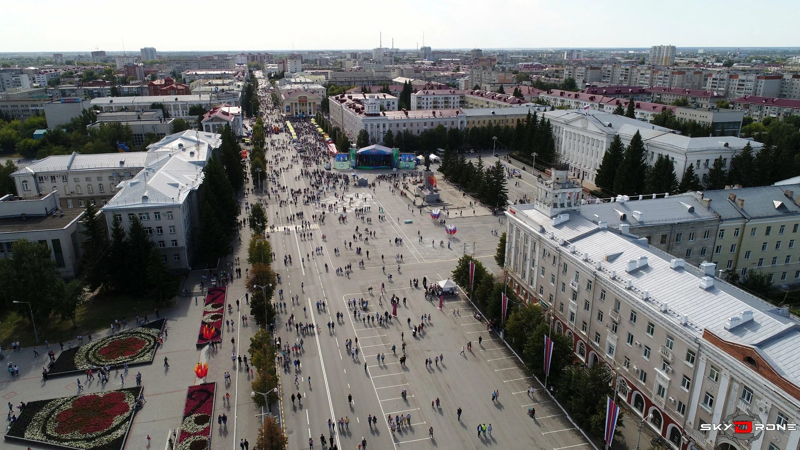 Площадь города Кургана. Площадь Кургана с высоты птичьего полета. Курган Курганская область с высоты птичьего полета площадь. Центральная площадь Курган. Лк курган