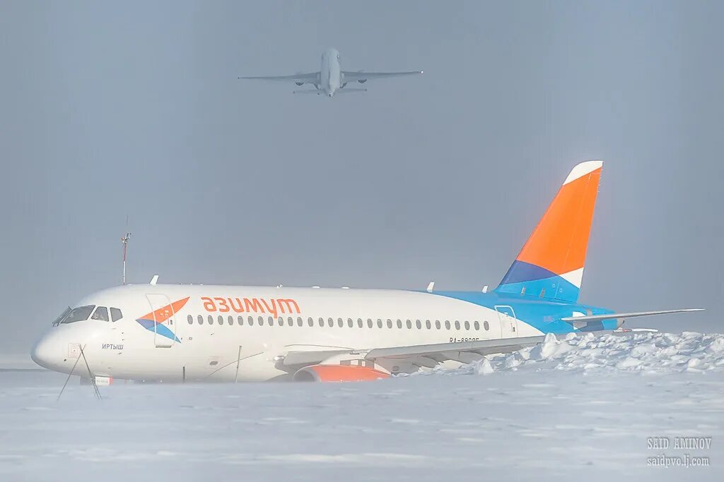 Ssj азимут. Ssj 100 азимут. superjet 100 азимут. самолет сухой суперджет 100 азимут. шасси сухой суперджет 100 азимут.