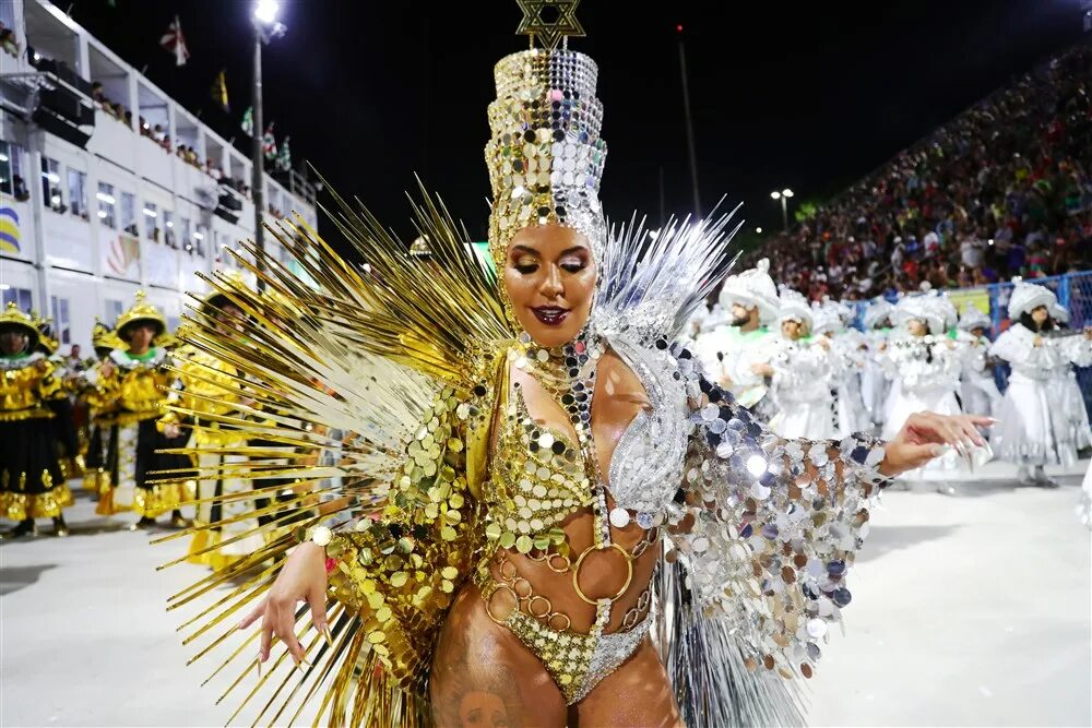 Карнавал в Рио-де-Жанейро (бразильский карнавал). Карнавал в Рио-де-Жанейро 2023. Карнавал в Бразилии 2023. Карнавал Бразилия 2023 девушки.