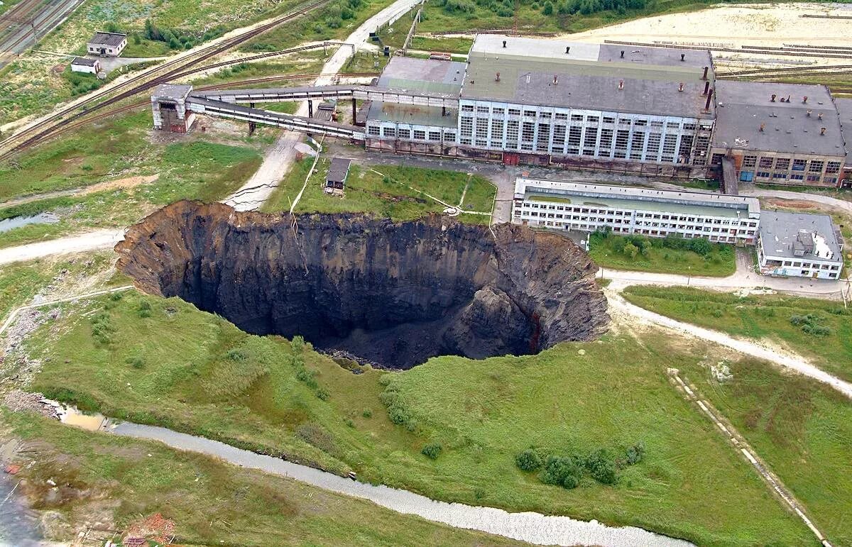 Работа в березниках пермский край. Березники провалы Уралкалий. Березники Пермский край карстовые провалы. Березники обвал Шахты. Пермский край провал Березники провалы.