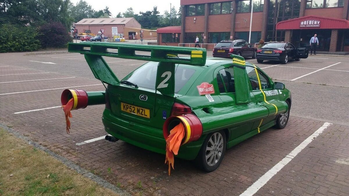 Золотая машина. Бмв смарт. Wanna car. Wanna car. Wanna car.