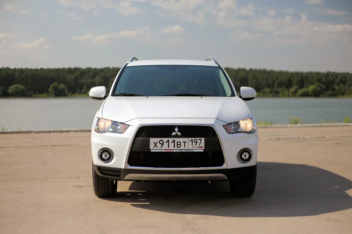 Аутлендер ХЛ 2.0. Мицубиси Аутлендер XL тест драйв. Mitsubishi Outlander XL 2012. Mitsubishi Outlander XL В пленке. Мицубиси аутлендер хл 2.0