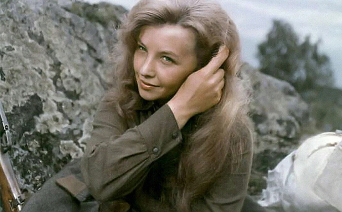 Актриса зоря. Ольга остроумова в фильме а зори здесь тихие. Актриса зоря. Актриса зоря. Актриса зоря.