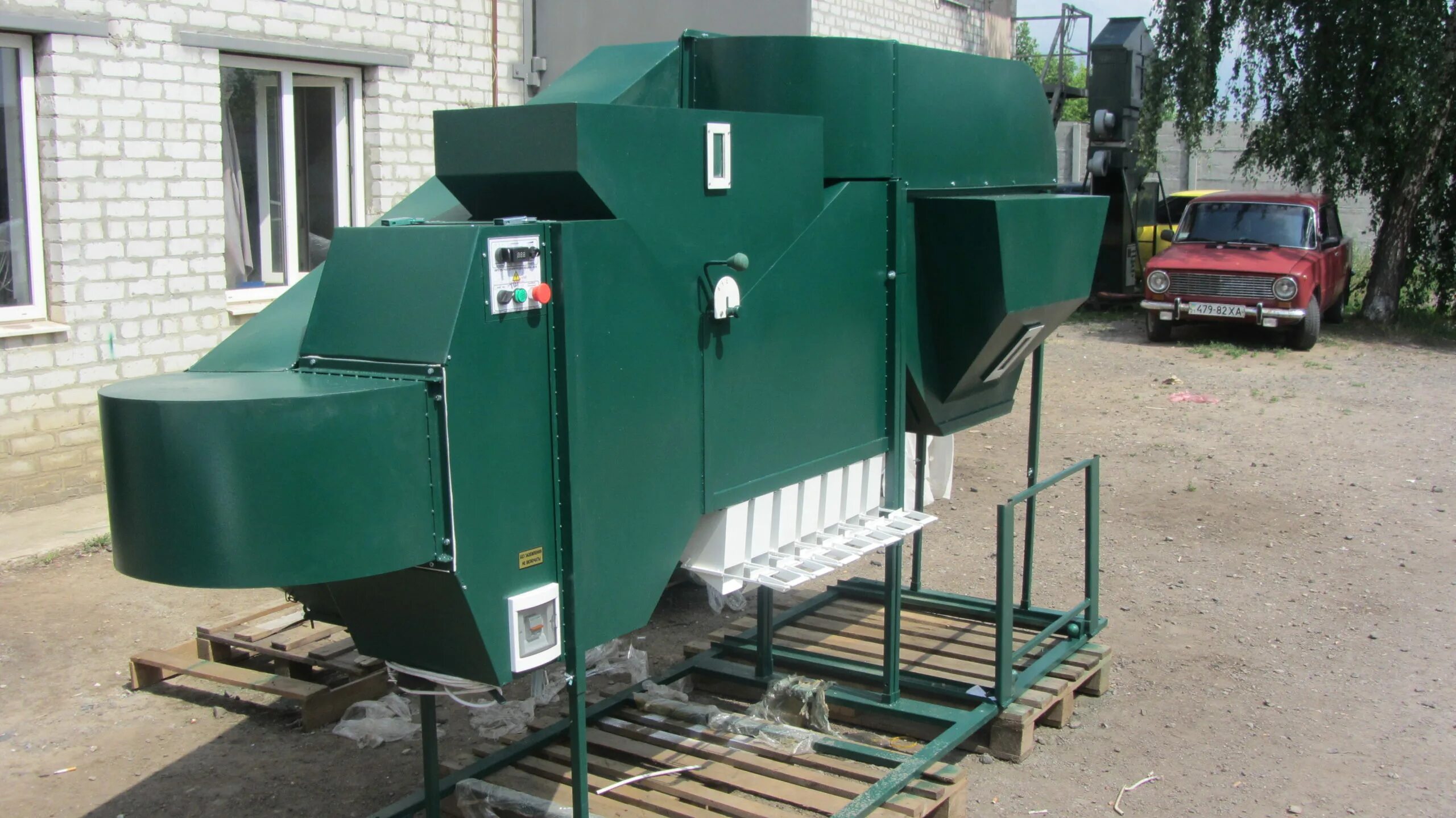 Сортировка зерна овс-25. Аэродинамический сепаратор зерна. Зерноочистительная машина 5xfz-80. 5 зерноочистительная машина. Фотосепаратор китайский.