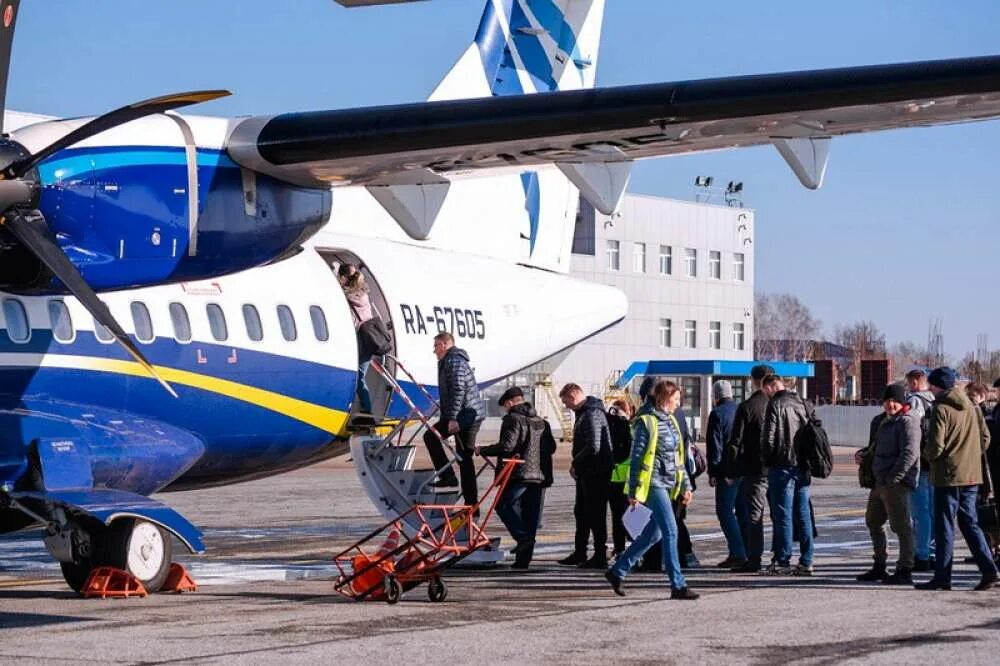 Казань новосибирск самолет. Самолет l-410 сила. Абакан кемерово самолет. Абакан кемерово самолет. Абакан кемерово самолет.