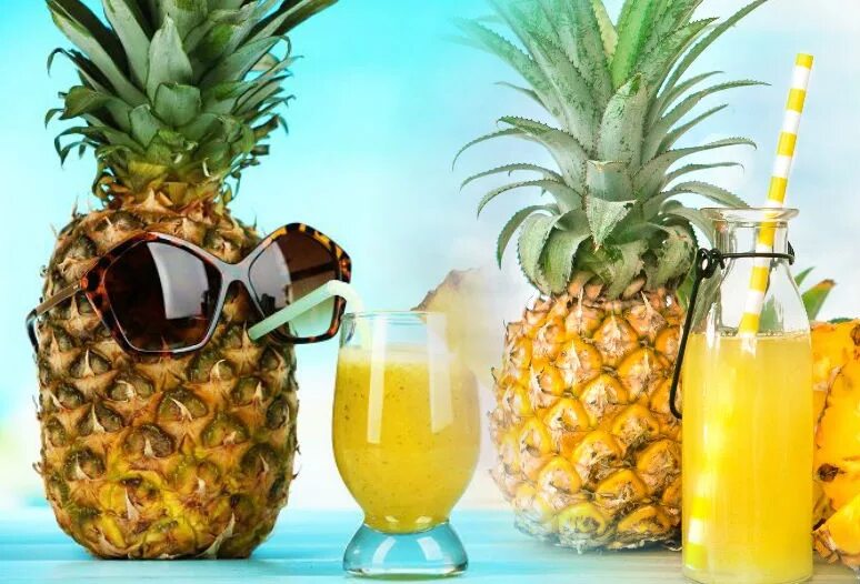 Для чего мужчины пьют ананасовый. Сок ананас. Сочный ананас. Ананасовый сок витамины. Ананас в солнечных очках.
