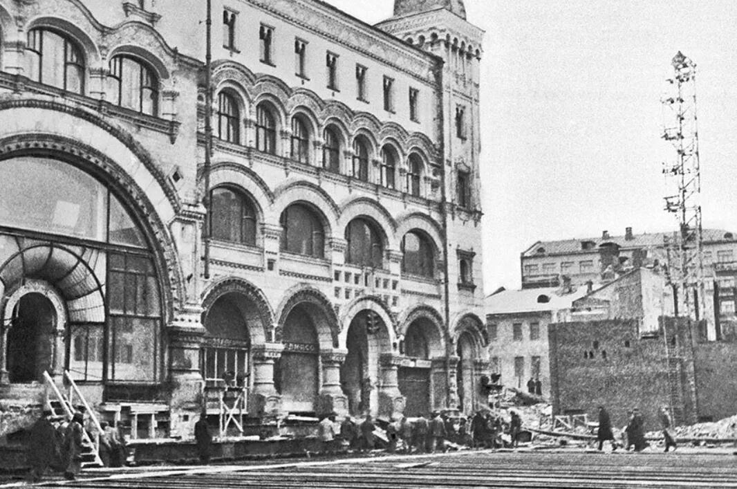 В петербурге передвинули здание