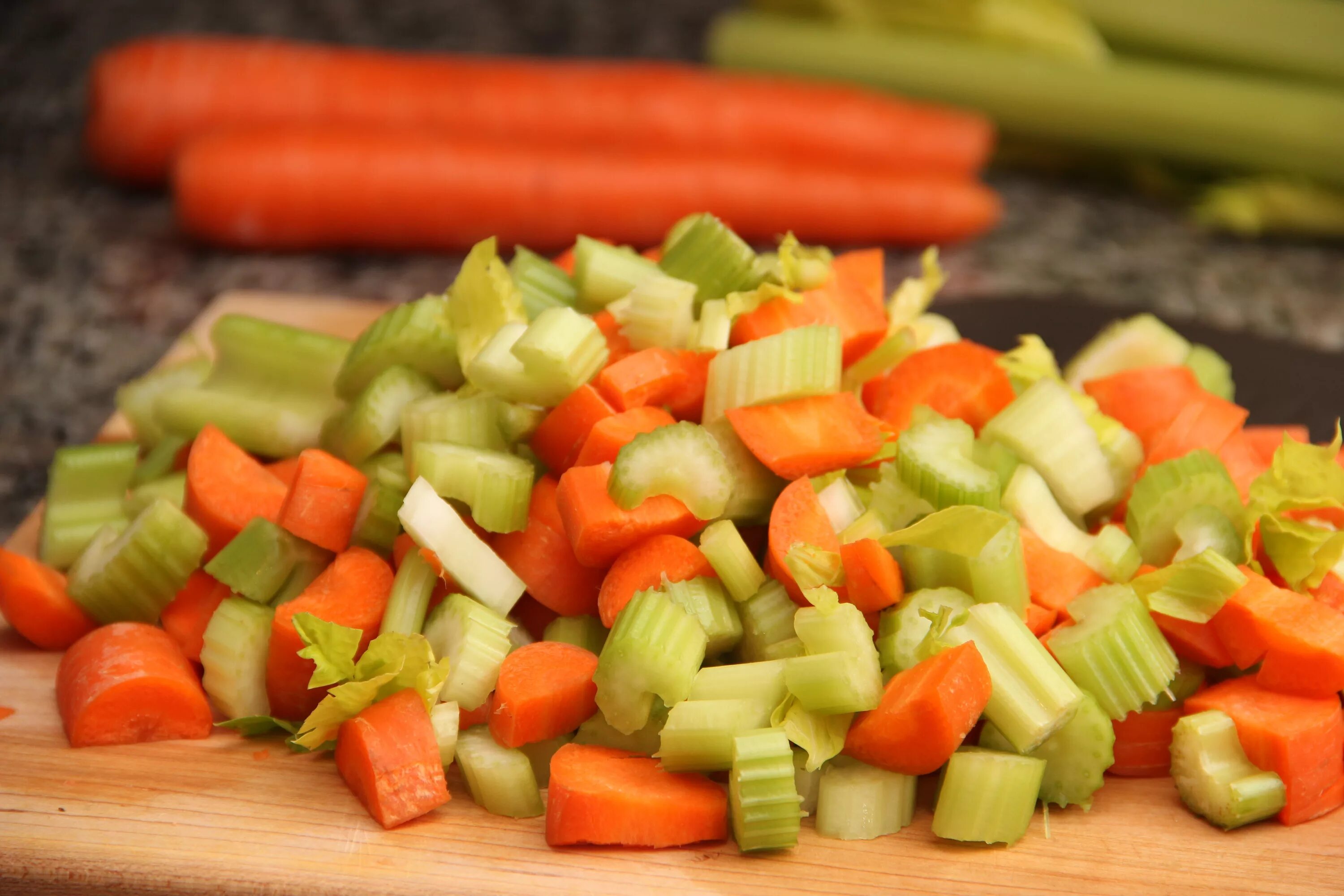 Chop vegetables. Нарезанные морковь и сельдерей. Морковь нарезанная. Как красиво нарезать морковь и сельдерей. Chopping Vegetables.