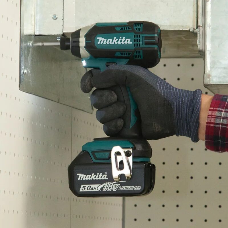 Dtd 3. Makita dtd152. аккумуляторный шуруповерт makita dtd152z. макита dtd 152. винтоверт макита 152.