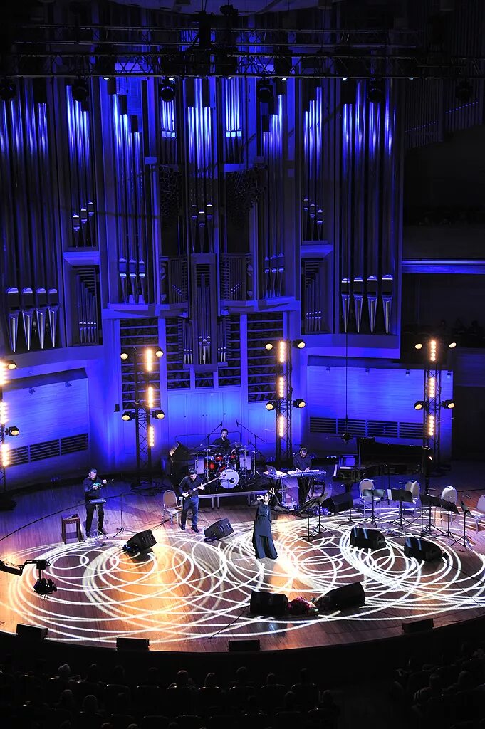 космодамианская набережная 52 стр 8. 8. космодамианская наб. ммдм зал. москва космодамианская набережная 52с8 ммдм зал шнитке.