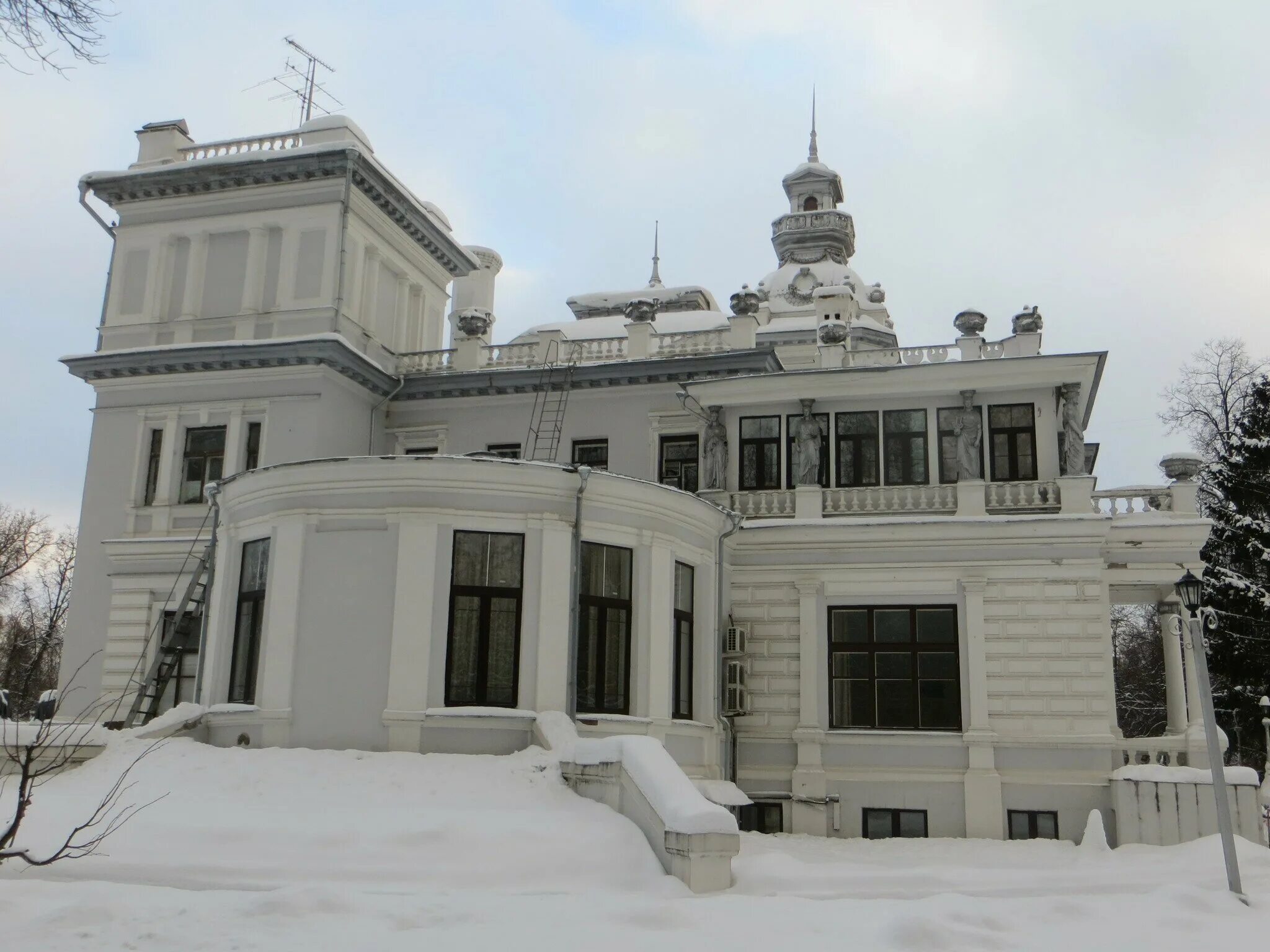 Усадьбы под москвой. Монте-Карло усадьба. Усадьба Грачевка в Ховрино. Монте Карло в Ховрино. Усадьба Ховрино фотосессия.