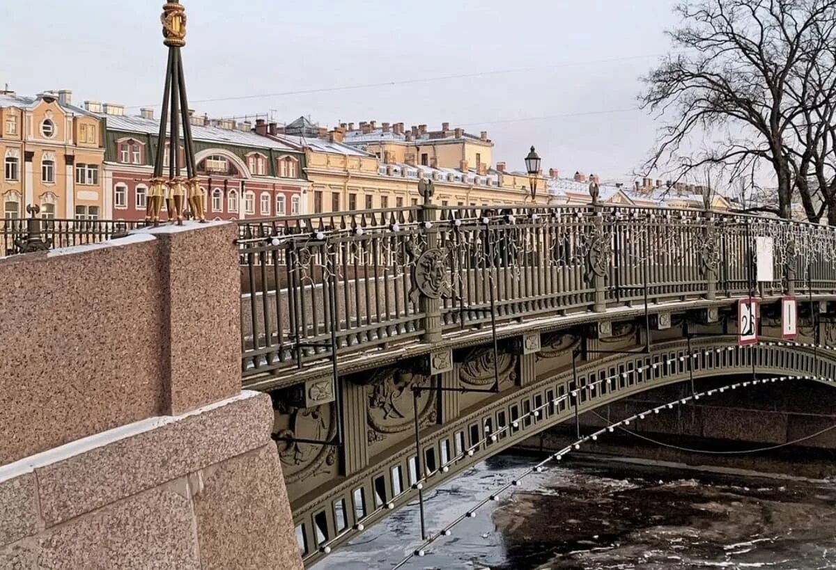 Радуга над питером. Петербург висел. Почтамтский мост петербург. Петербург висел. Луна над питером сейчас.