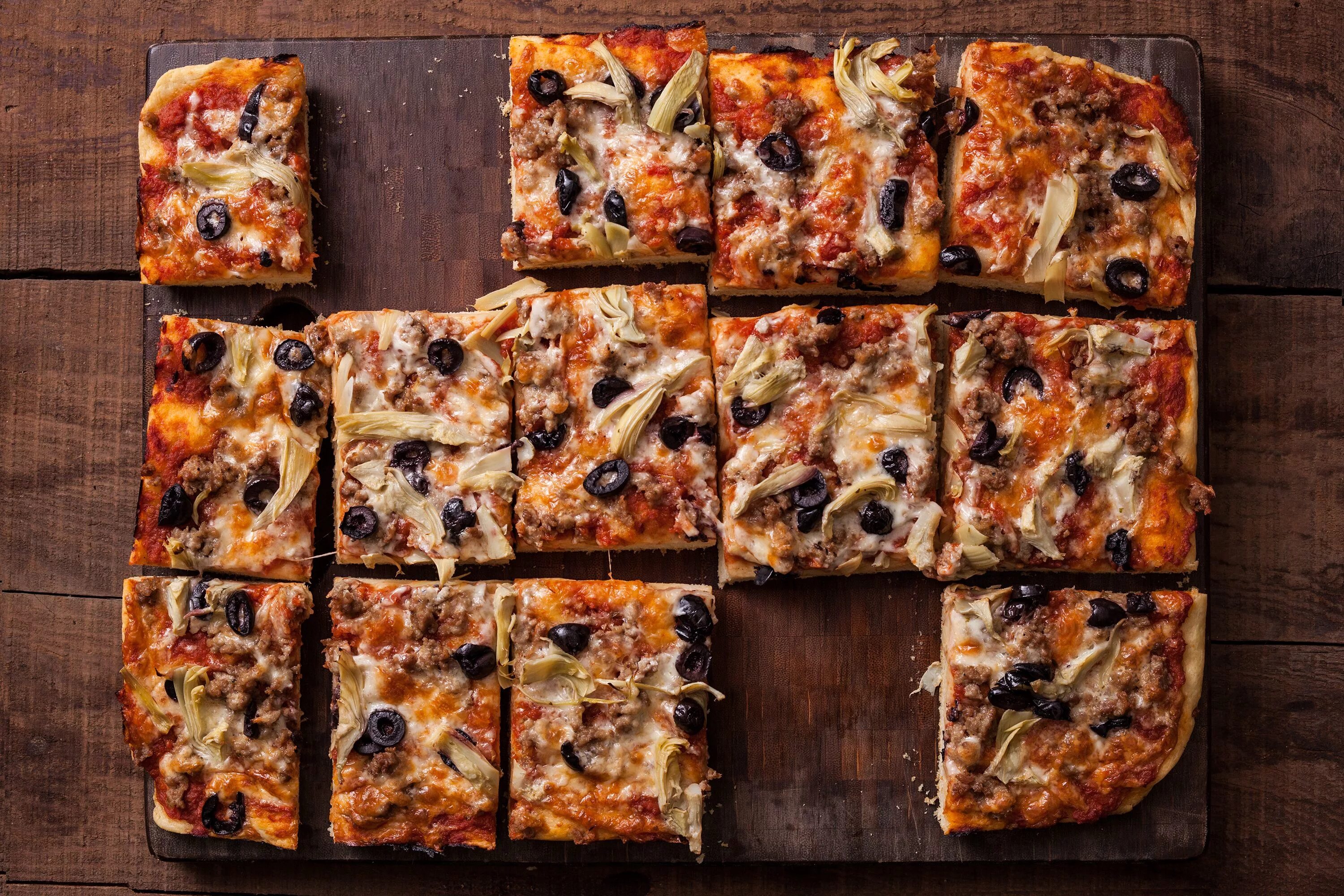 Focaccia пицца. Фокачча пицца квадратная. Пицца квадрат. Квадратный кусок пиццы