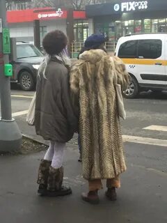 На десять братьев две шубы хватает