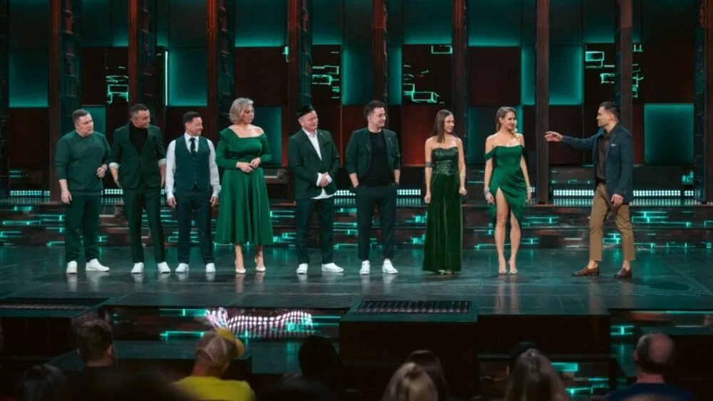 Участники шоу концерты на тнт. Команда квн четыре татарина. Дамир фаттахов четыре татарина квн. Квн казань 4 татарина. Команда квн четыре татарина 1 состав.