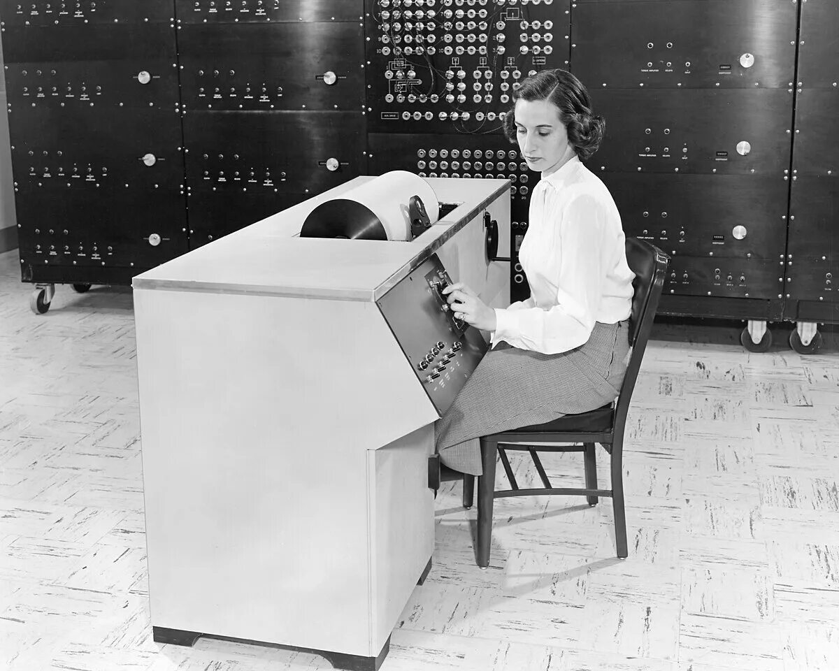 A computer is a machine with
