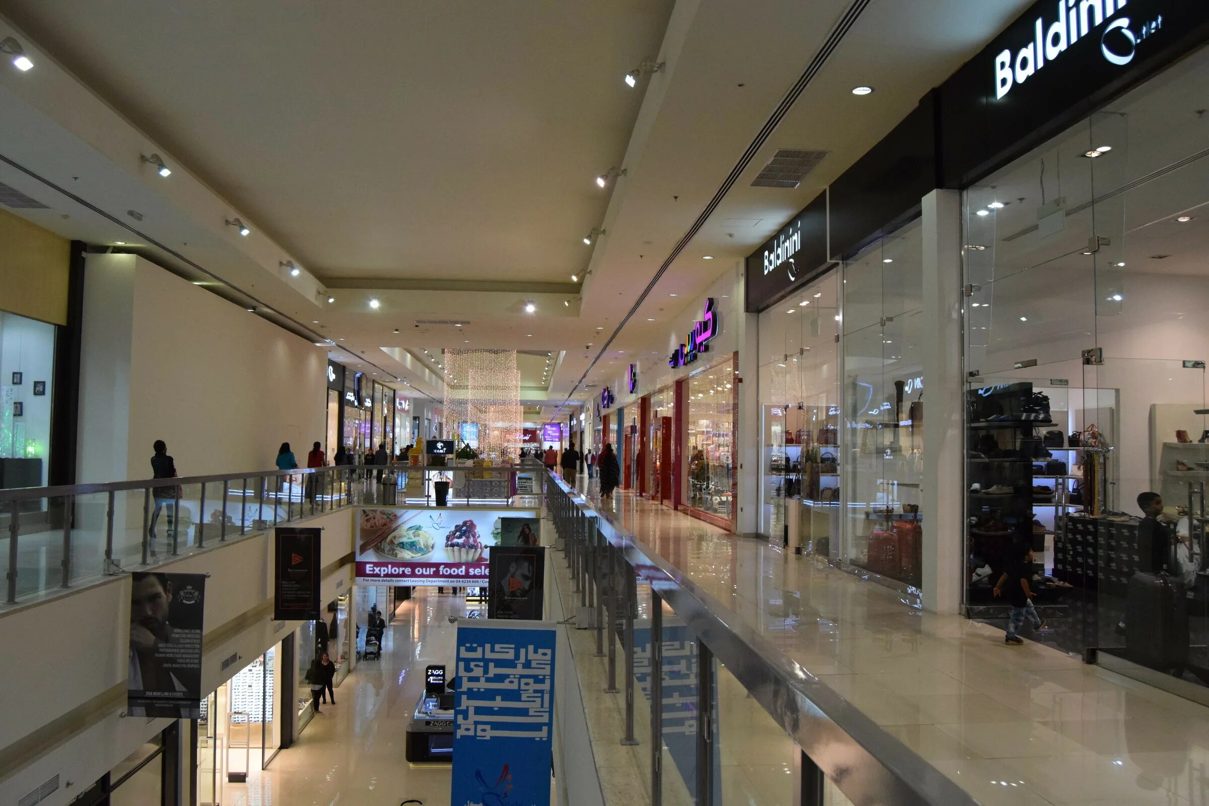 Dubai outlet mall фото. Dubai outlet mall на карте. Торговый центр outlet mall dubai. Outlet mall дубай. Торговый центр outlet mall dubai.