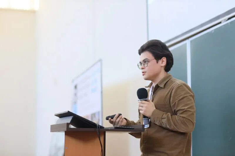 Доклад студента. Студенты сообщений. Инженерная школа. Школьники и студенты. Иргупс.