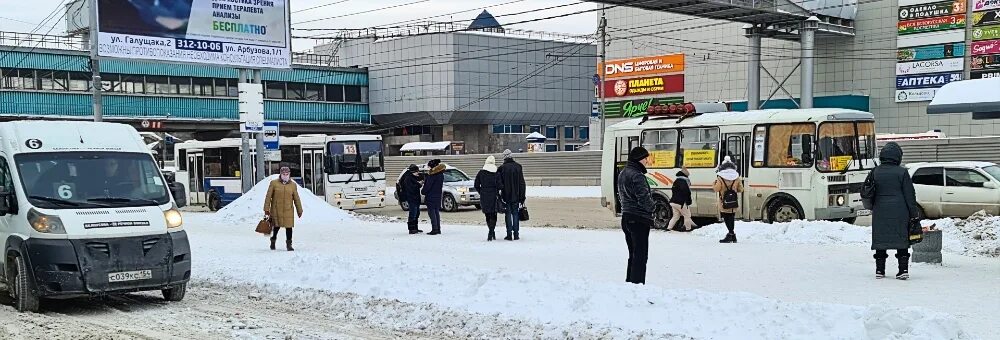 Маршрутка 17. 57 автобус новосибирск. 17 автобус новосибирск. Маршрутное такси новосибирск. 25 автобус новосибирск.