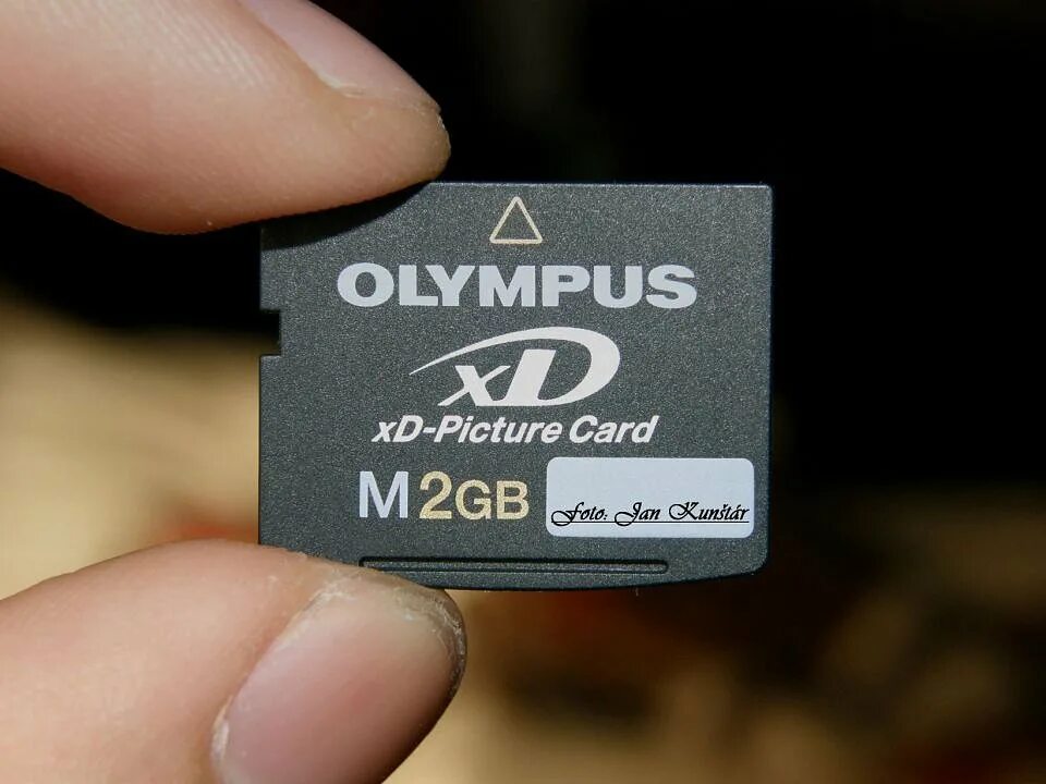 Не видна сиди карта. Не видна сиди карта. Sd card 256 gb. Xd карта памяти olympus. Карта памяти microsd 2тб.