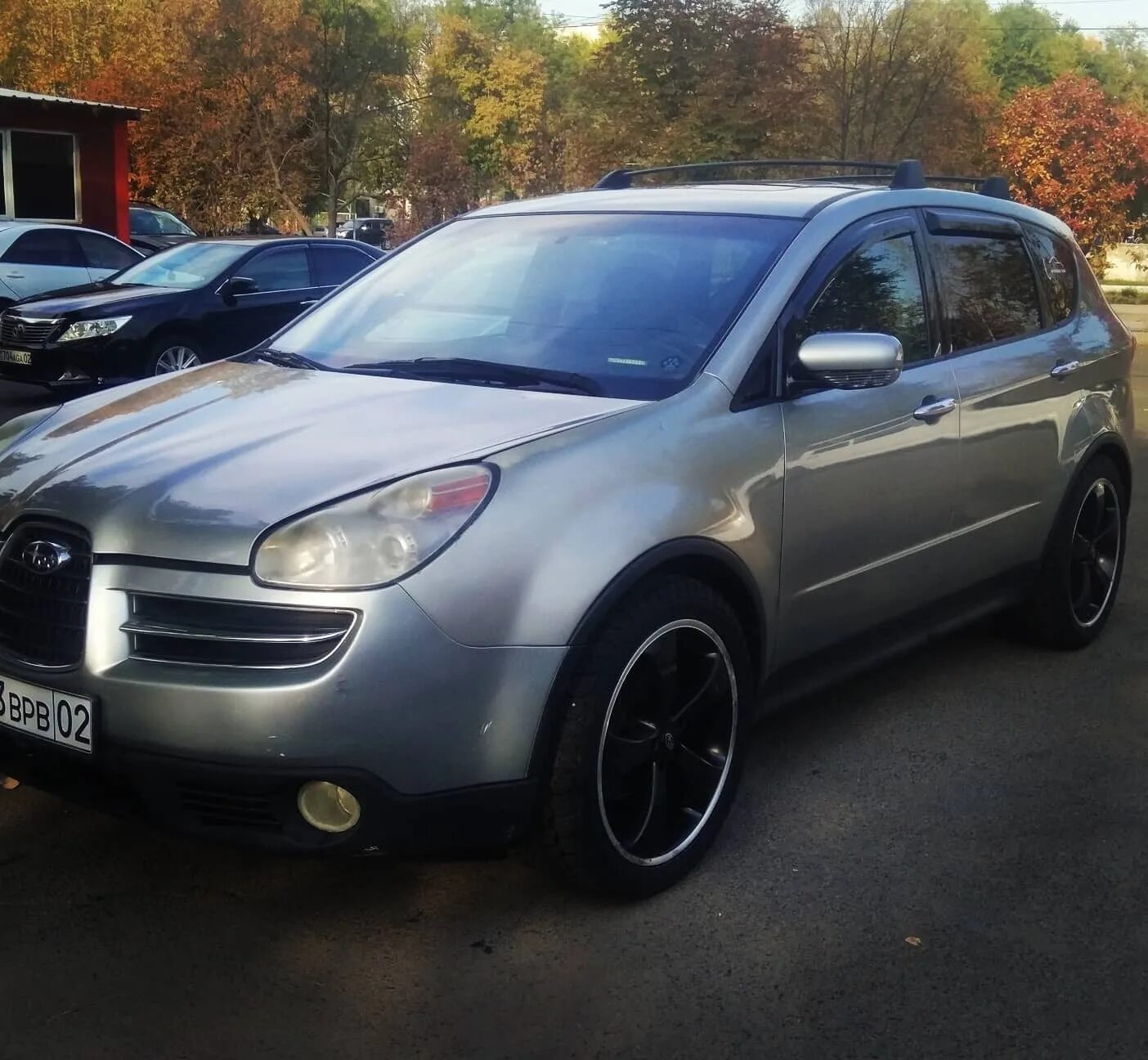 Субару трибека шины. Диски subaru tribeca b9. Субару трибека в9. Subaru tribeca на дисках. Subaru b9 tribeca 2005.