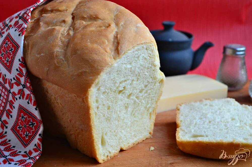 Хлеб на сыворотке. Хлеб на молочной сыворотке. Хлеб из сыворотки в духовке. Хлеб на сыворотке круглый.