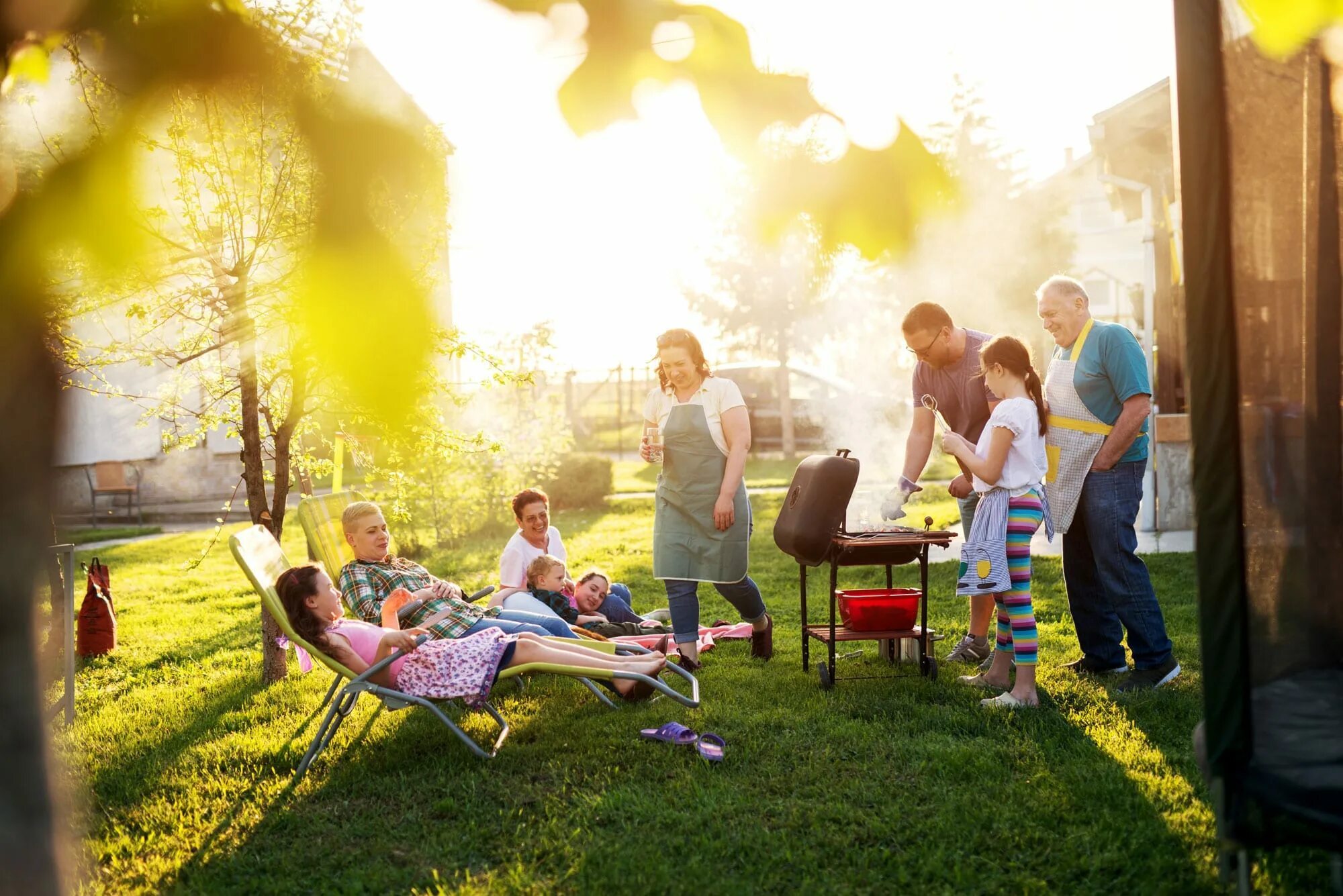 Like a big family. Фэмили парк Самара. Пикник на заднем дворе. Семейный отдых на природе фото. Picnic big Family.