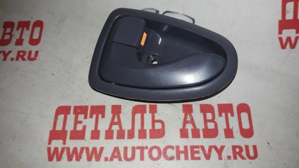 Ex-Trim ehan024l. Ручка двери Hyundai Accent ex-Trim 8261025000. Хендай акцент ручка двери передняя левая внутренняя. Ручка внутренняя левая акцент ТАГАЗ артикул.