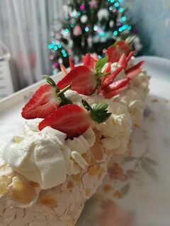 Новогодний меренговый рулет