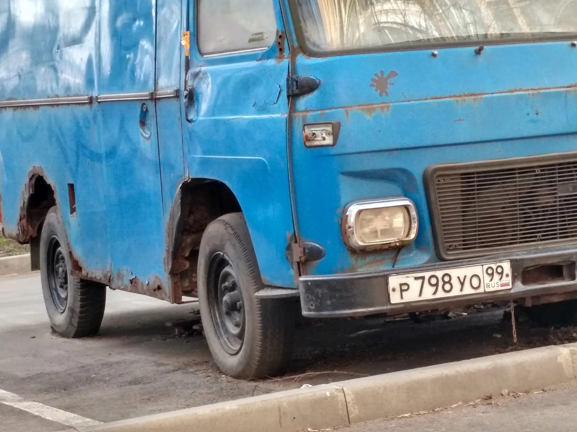 Авиа авто с пробегом. Авиа машина. Авиа машины эвакуатор СССР. Машины в Бабушкинском стиле. Авиа 31/1 44 это отечественный автомобиль или иномарка.