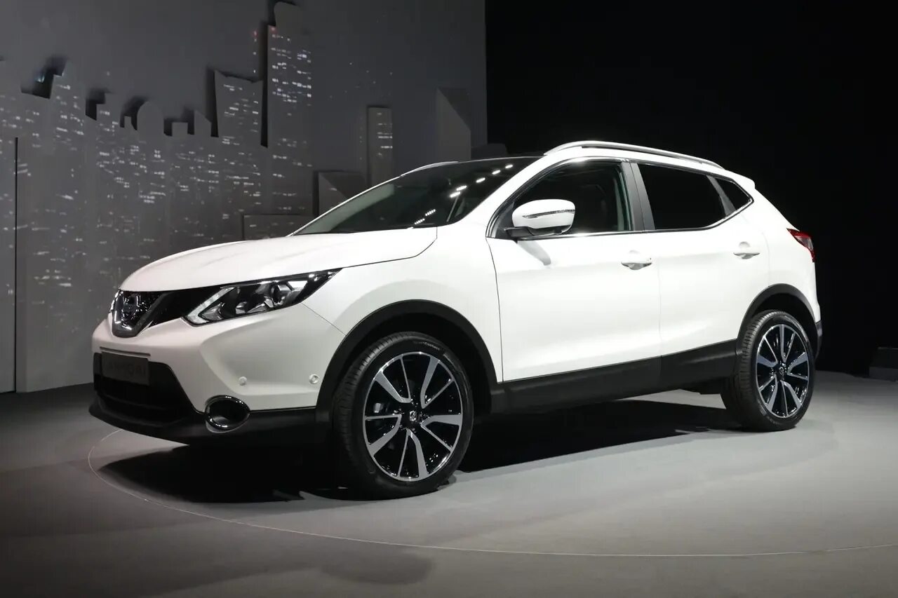 Кроссоверы 2014 года. Элегантный кроссовер. Nissan qashqai 2022 новый. Ниссан кашкай розовый. Nissan qashqai 2014.