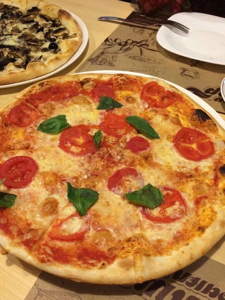 пиццерия синьор помидор. пиццерия холмск сеньор помидор.