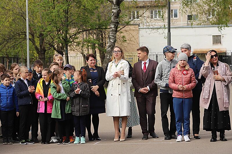 Открытие школы 717. Школа 5 краснодар фото праздник открытие школы без никого. Открытие школы 717. Последний звонок в начальной школе. Школа 717 санкт-петербург.